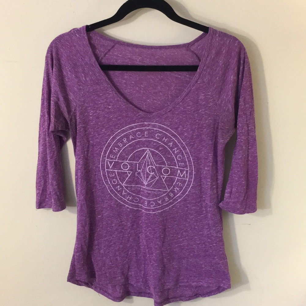 PURPLE VOLCOM QUARTER LENGTH TEE SIZE M